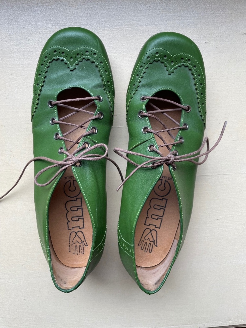 Vintage Lace-ups in Vivid Green